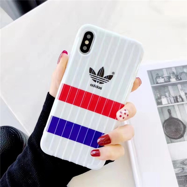 adidas 曲面柄 スポーツ風