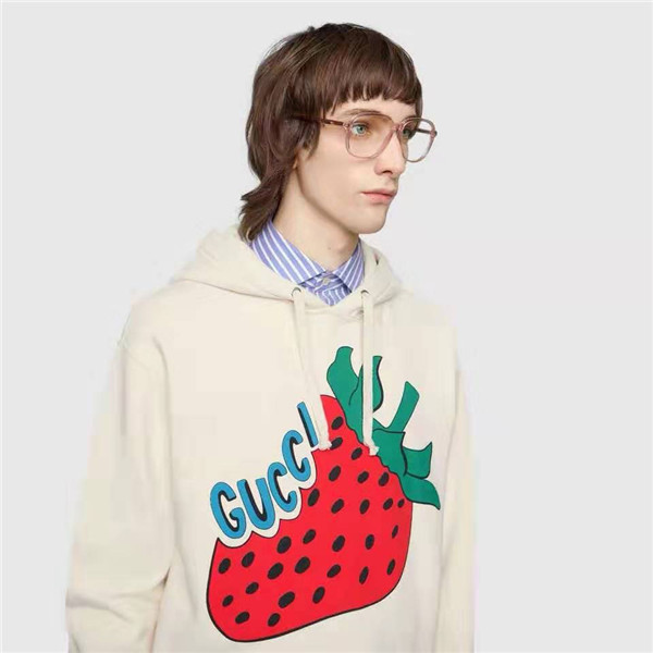 グッチ プルオーバー イチゴ カップル揃い ブランドパーカー gucci かわいい 苺 GUCCI スウェットパーカー 薄手 人気新品 男女向け  ペアルック 高級品 お洒落