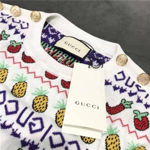 グッチ セーター 丸い首 イチゴ柄 gucci 長袖セーター いちご柄
