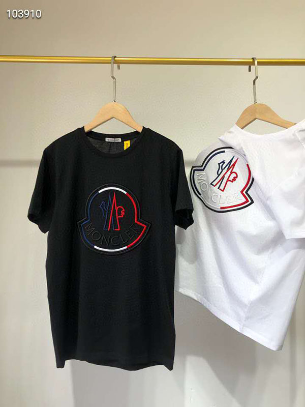 MONCLER Tシャツ　無地